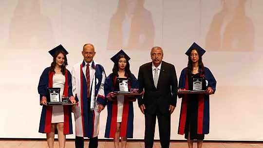 SANKO Üniversitesi'nde mezuniyet coşkusu