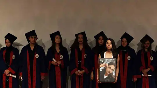 SANKO Üniversitesi SHMYO' da mezuniyet coşkusu