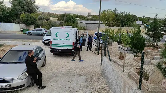 Mezarlığa bırakılan çantada bebek cesedi çıktı
