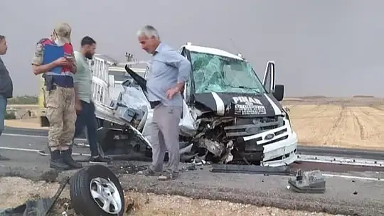 Gaziantep-Şanlıurfa yolunda otomobil ile kamyonet çarpıştı: 1 ölü, 2 yaralı