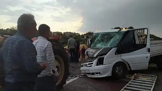 Gaziantep-Şanlıurfa yolunda otomobil ile kamyonet çarpıştı: 1 ölü, 2 yaralı