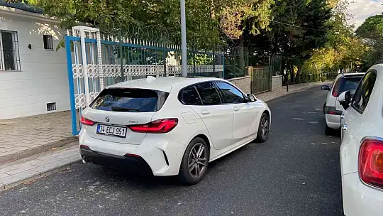 Şarkıcı Gülşen karakolda imza verdi