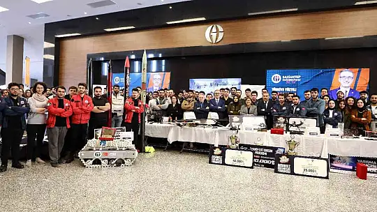 Savunma Sanayii Başkanı Demir, TEKNOFEST ekipleriyle buluştu