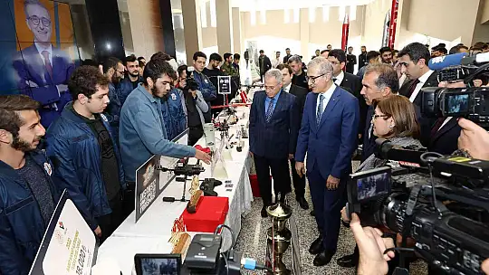 Savunma Sanayii Başkanı Demir, TEKNOFEST ekipleriyle buluştu