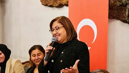 Seçilmiş kadınlar ilklerin kadını Fatma Şahin ile buluştu