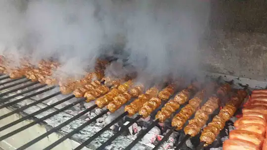 Şef Tahir Tekin Öztan: 'Ateşin bulunmasıyla birlikte keşfedilen kebap insanlık tarihindeki en önemli yemektir'