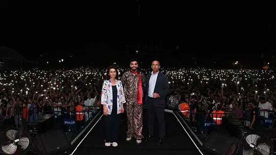 Sefo, şarkılarıyla Gazi şehri coşturdu