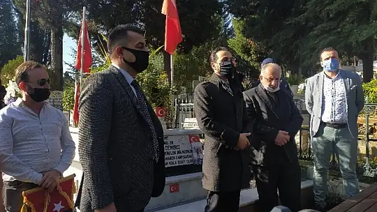 Şehit babası kendisine yumruk atan imamı affetti