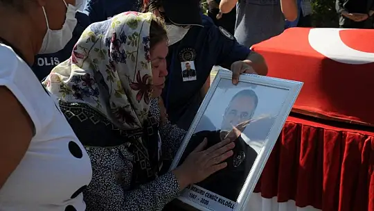 Şehit eşinden yürek burkan veda