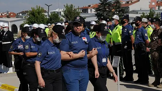Şehit eşinden yürek burkan veda