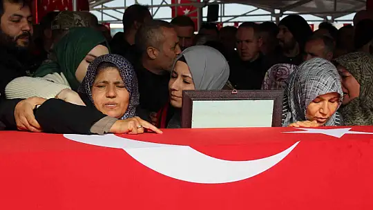 Şehit Eyyüp Uğurlu son yolculuğuna uğurlandı