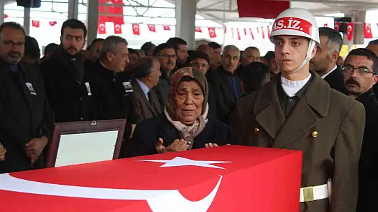 Şehit Eyyüp Uğurlu son yolculuğuna uğurlandı