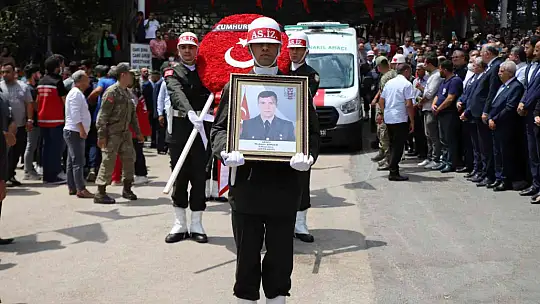 Şehit Mahsun Şimşek gözyaşlarıyla uğurlandı