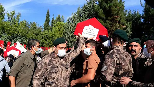 Şehit özel harekat polisleri memleketlerine uğurlandı