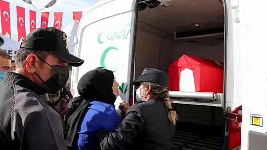 Şehit özel harekat polisleri memleketlerine uğurlandı