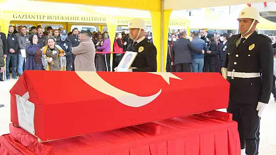 Şehit polis memuru memleketi Gaziantep'te gözyaşlarıyla defnedildi