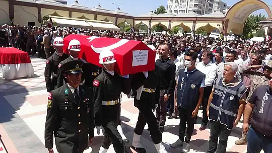 Şehit Topçu Uzman Çavuş Cirnooğlu, son yolculuğuna uğurlandı