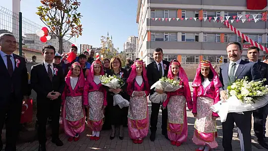 Şehitkamil Belediyesi Öğretmenler Ortaokulu'nun açılışı yapıldı