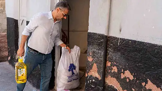Şehitkamil Belediyesinden 1 günde 2 bin aileye gıda desteği