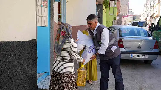 Şehitkamil Belediyesinden 1 günde 2 bin aileye gıda desteği