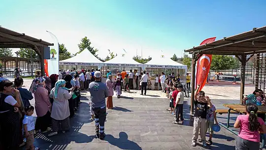 Şehitkamil Belediyesinden aşure ikramı