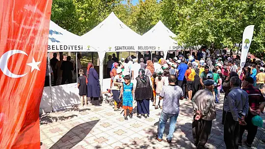 Şehitkamil Belediyesinden aşure ikramı