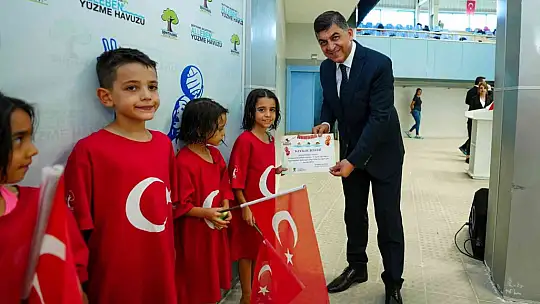 Şehitkamil'de 493 sporcu zafer coşkusuyla kulaç attı