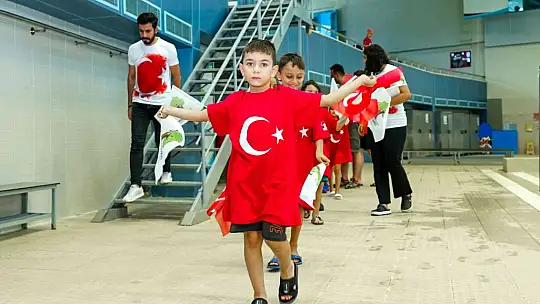Şehitkamil'de 493 sporcu zafer coşkusuyla kulaç attı