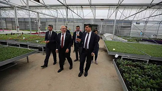 Şehitkamil'de bir günde 200 bin tohum toprakla buluşturuluyor