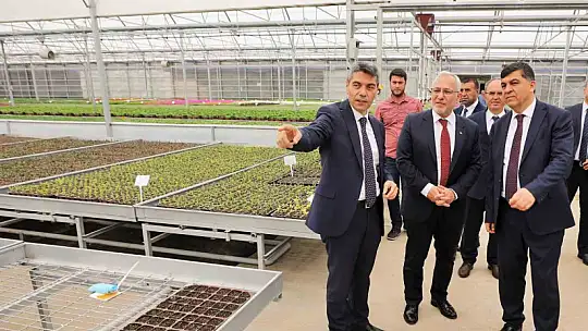 Şehitkamil'de bir günde 200 bin tohum toprakla buluşturuluyor