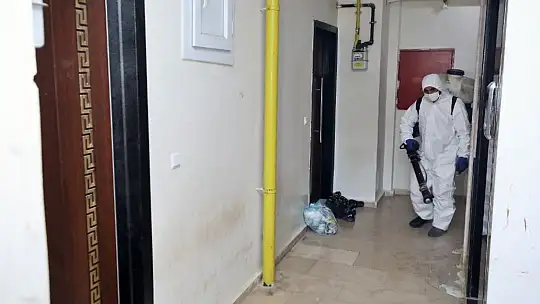Şehitkamil'de covid vakası görülen binalar dezenfekte ediliyor