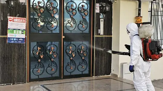 Şehitkamil'de covid vakası görülen binalar dezenfekte ediliyor