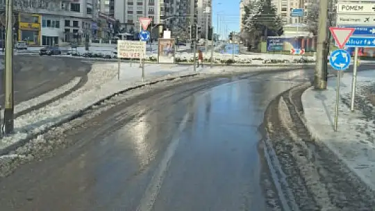 Şehitkamil'de kar mesaisi aralıksız sürüyor