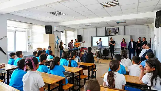 Şehitkamil'de öğrencilere enstrüman desteği