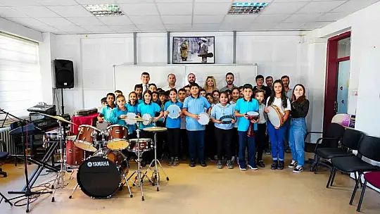 Şehitkamil'de öğrencilere enstrüman desteği