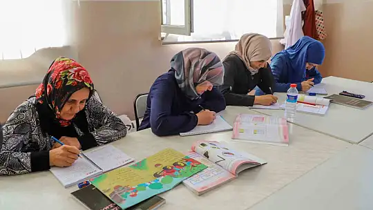 Şehitkamil'de okuma-yazma kursları başladı