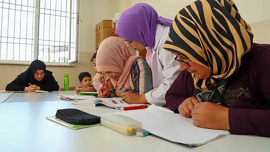 Şehitkamil'de okuma-yazma kursları başladı