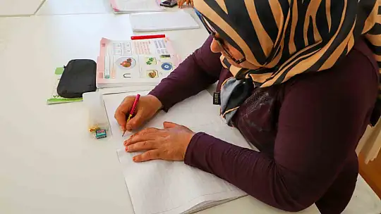 Şehitkamil'de okuma-yazma kursları başladı