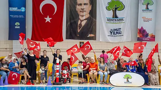 Şehitkamil'de yüzme şenliği