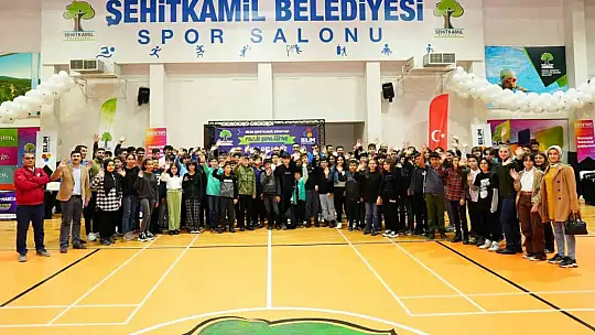 Şehitkamil'deki geleceğin bilim adamları icatlarını sergiledi