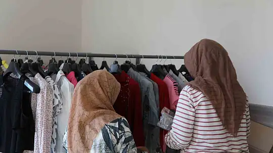Şehitkamil'den 2 bin 756 aileye giysi yardımı
