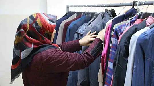 Şehitkamil'den 2 bin 756 aileye giysi yardımı