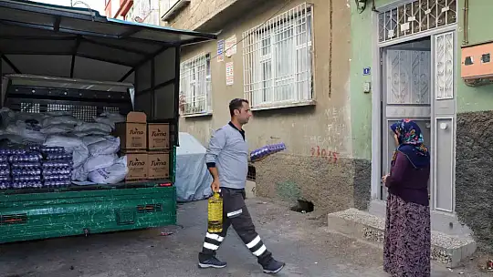 Şehitkamil'den dar gelirli ailelere gıda yardımı desteği