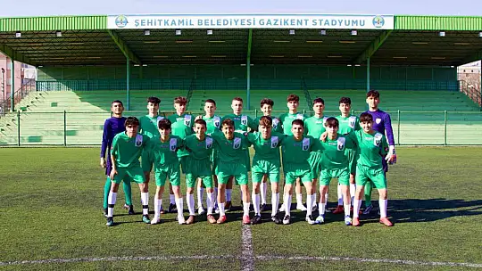 Şehitkamil Futbol Akademisi'nde yarıyıl mesaisi başladı