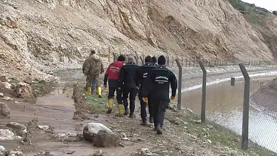 Sel sularına kapılan 2 aylık hamile kadının cenazesine ulaşıldı
