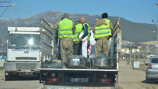 Şenoba Belediyesi depremzedeler için 7 günde 21 bin kişilik yemek yaptı