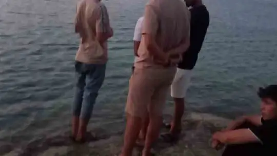 Serinlemek için Fırat Nehri'ne giren genç kayboldu