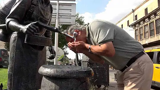Sıcaktan bunalanlar soluğu mesire alanlarında ve mağaralarda aldı
