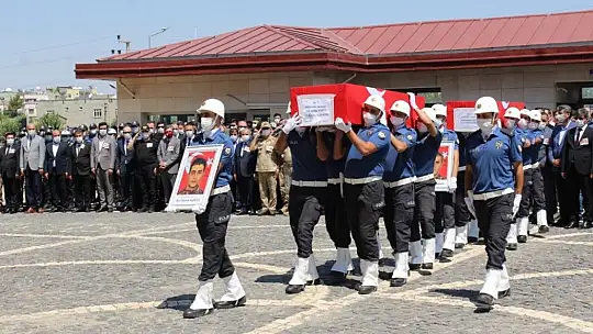 Siirt'te şehit olan 2 özel harekat polisi memleketlerine uğurlandı