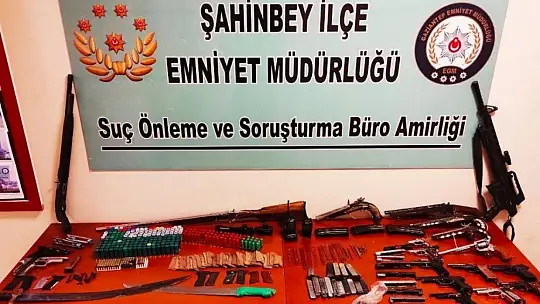 Silah imalatı yapılan iş yerine baskın